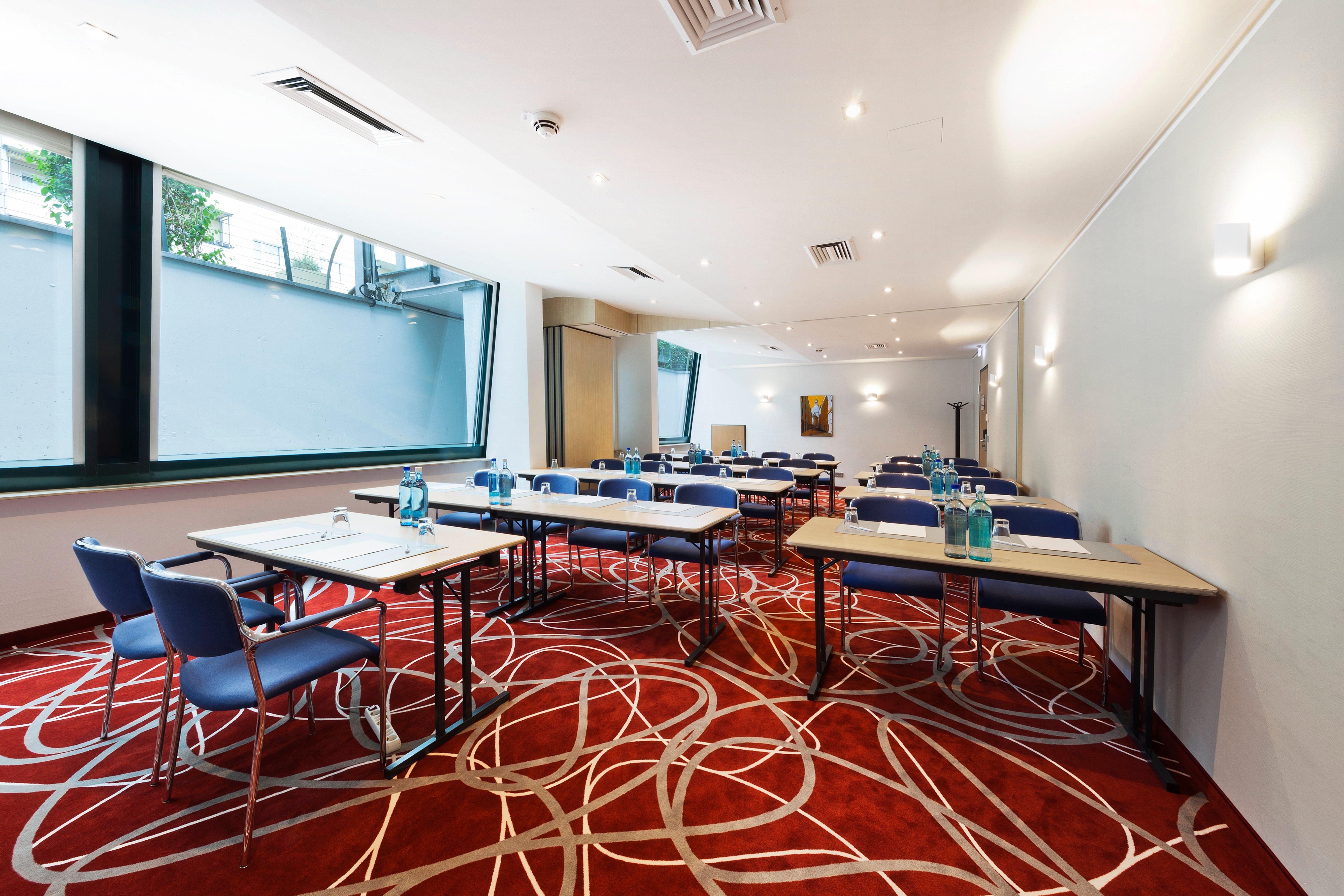 - South, An Ihg 4* Dresden