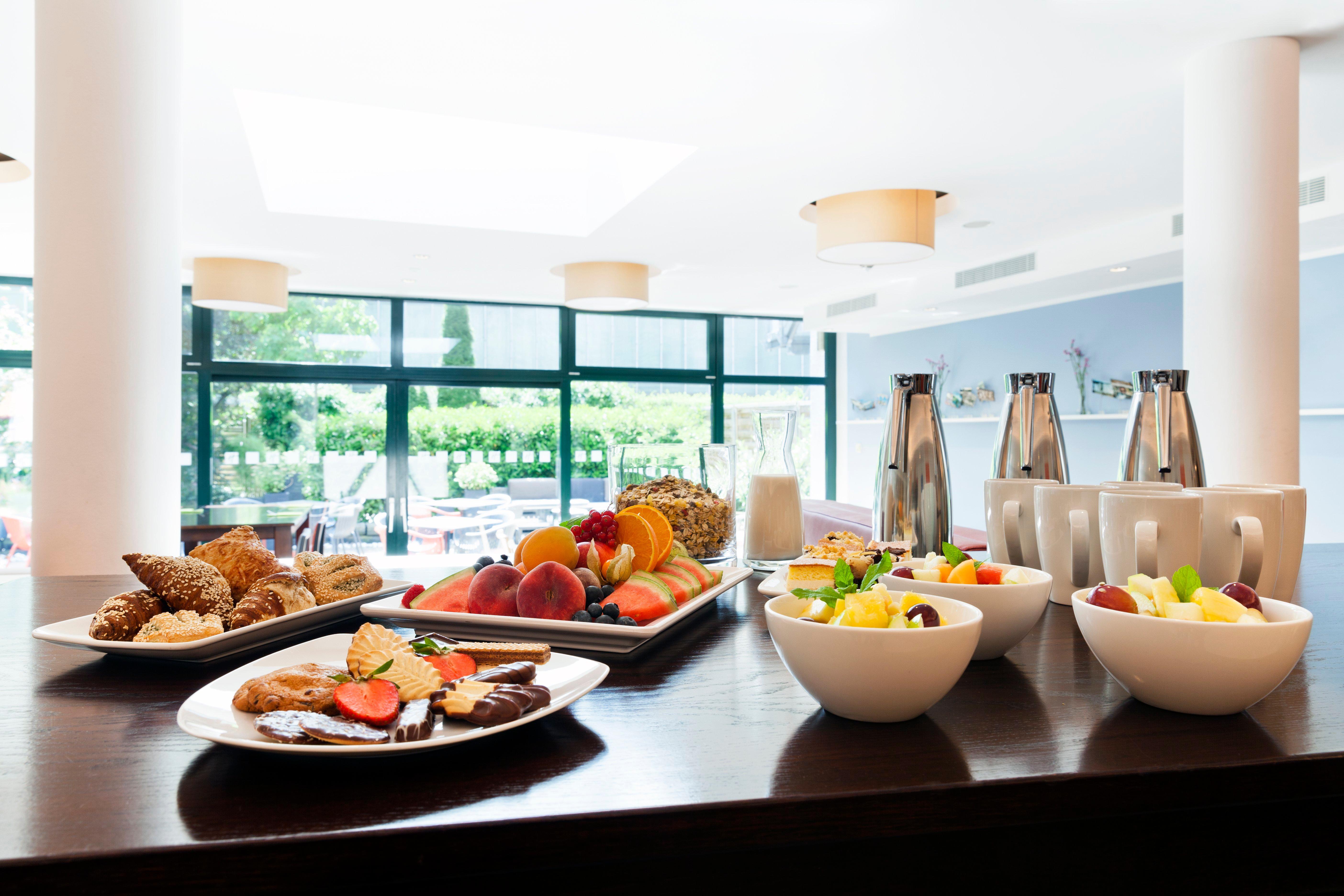 - South, An Ihg Hotel