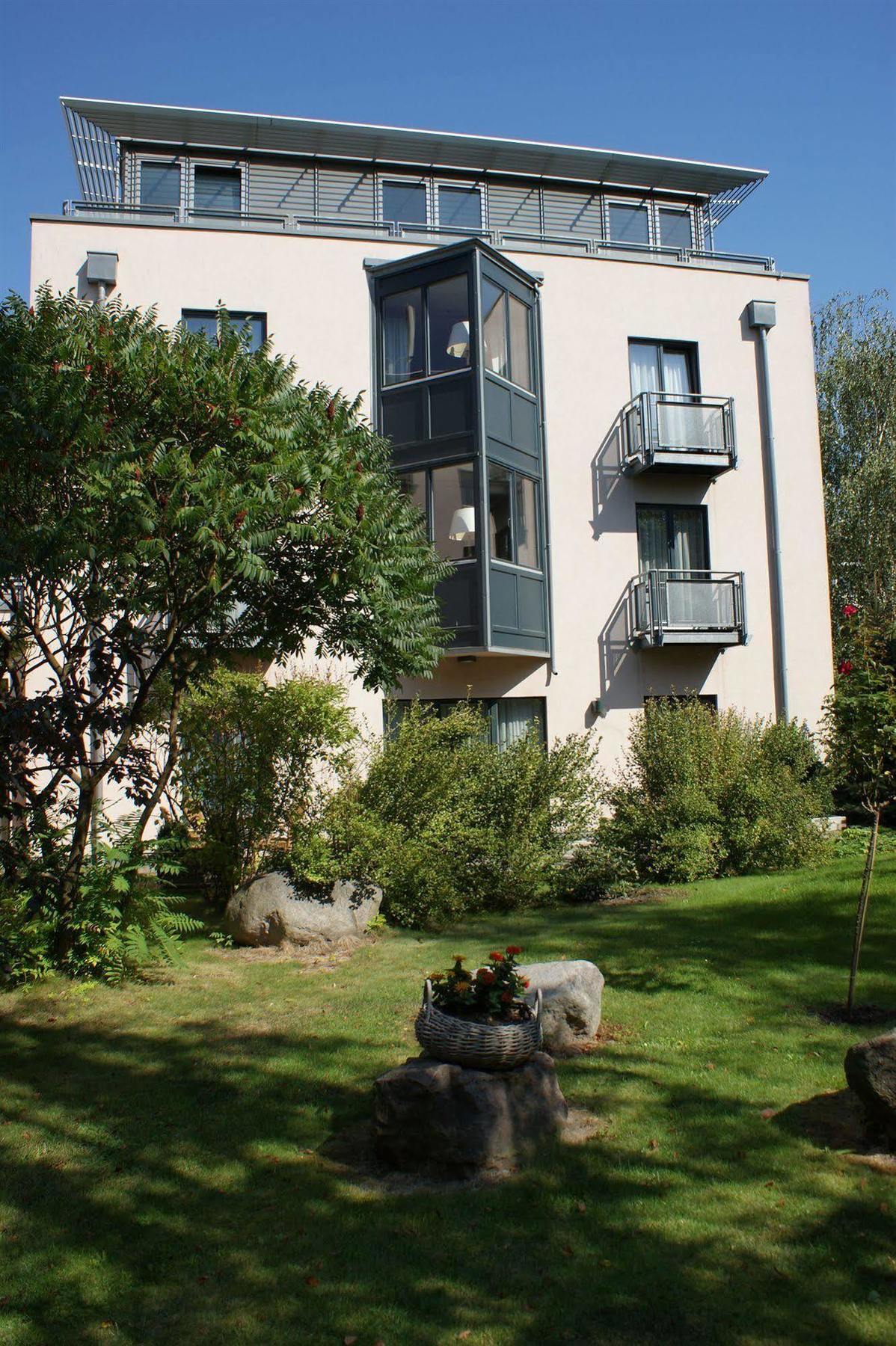 - South, An Ihg 4* Dresden